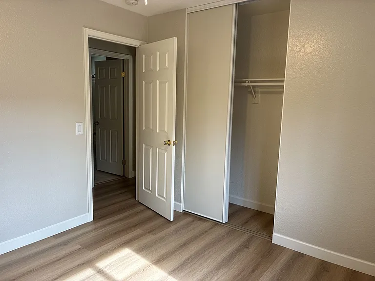13927 Woodland Dr — Photo 44