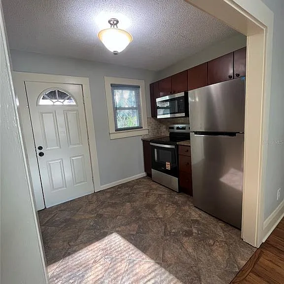 402 W Paris St — Photo 14
