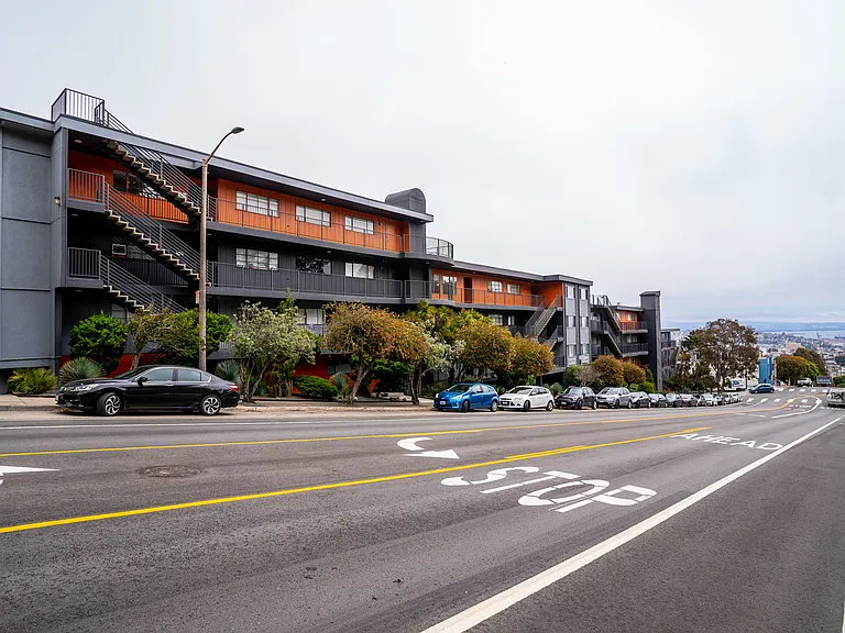 610 Clipper — Photo 15