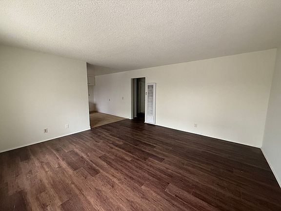 3rd image of 259 E Plymouth St #2594