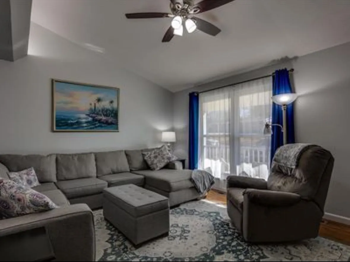 3 bed, 1500 sqft, $1,900 — Photo 2