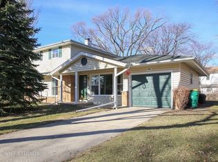 1080 Bosworth Ln, Elk Grove Village, IL 60007