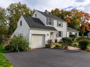 15 Side Hill Rd, North Haven, CT 06473