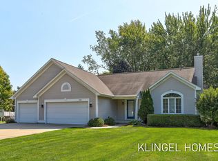 350 Sand Castle Dr, Holland, MI 49424