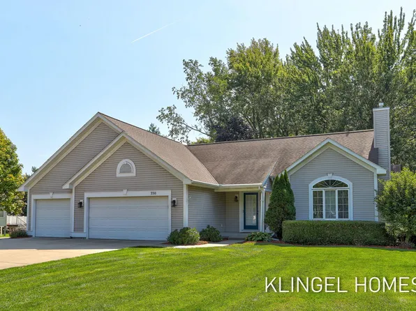 350 Sand Castle Dr, Holland, MI 49424