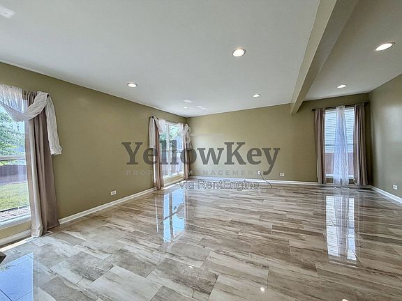 4th image of 613 Greystone Ln