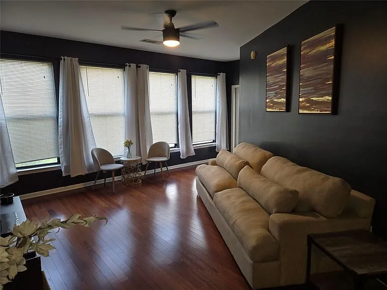 898 Oak St SW #3203 — Photo 4