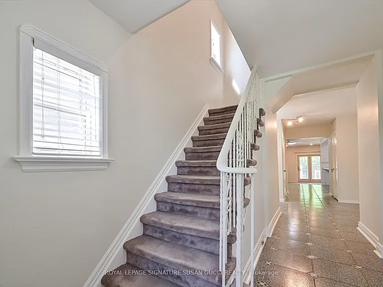 32 Marilyn Cres #MAIN — Photo 18