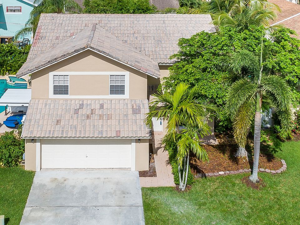 1st image of 741 NW 207th Ter