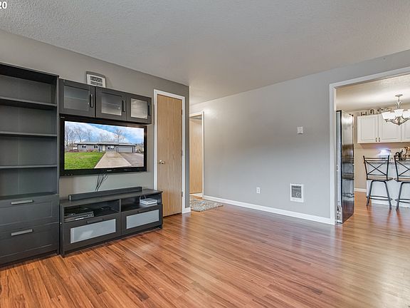 4th image of 1717 Foxtail Cir