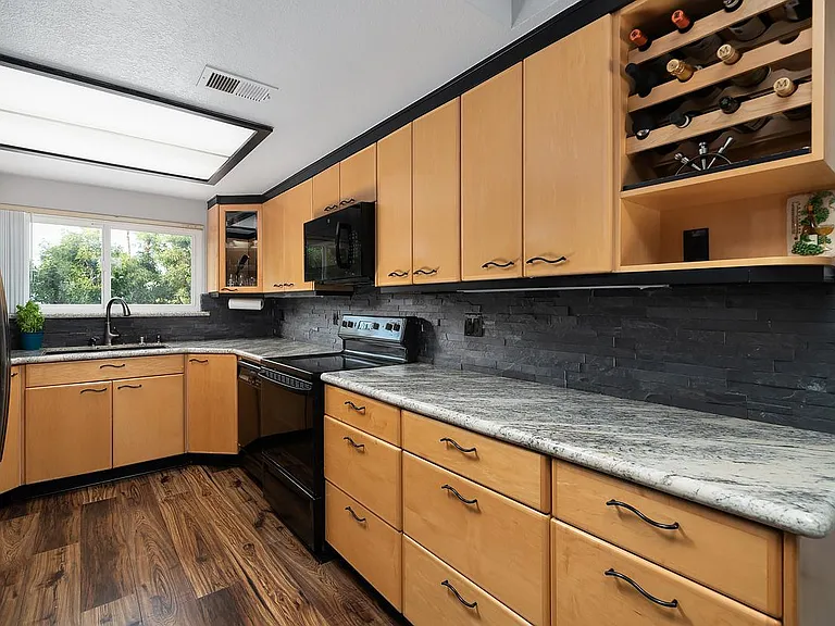 26934 Carnelian — Photo 7