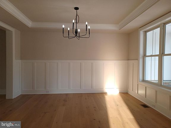 5th image of 825 C Morris Rd