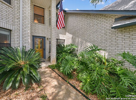 2nd image of 2807 Redriver Creek Dr