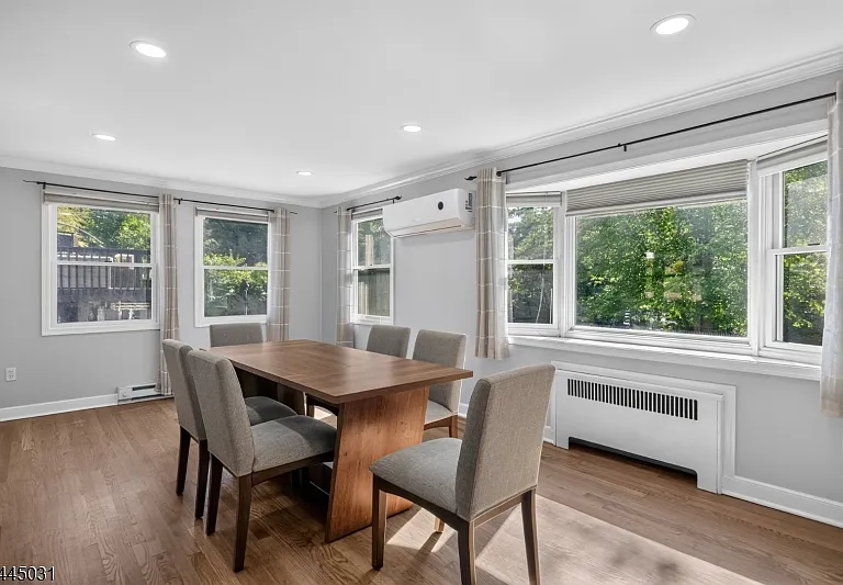 29 Laurel Ave — Photo 5