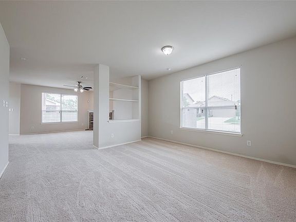 5th image of 2916 Yoakum St