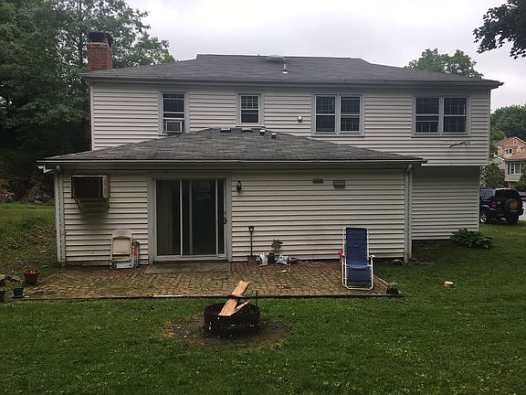 Back yard slider to kitchen 