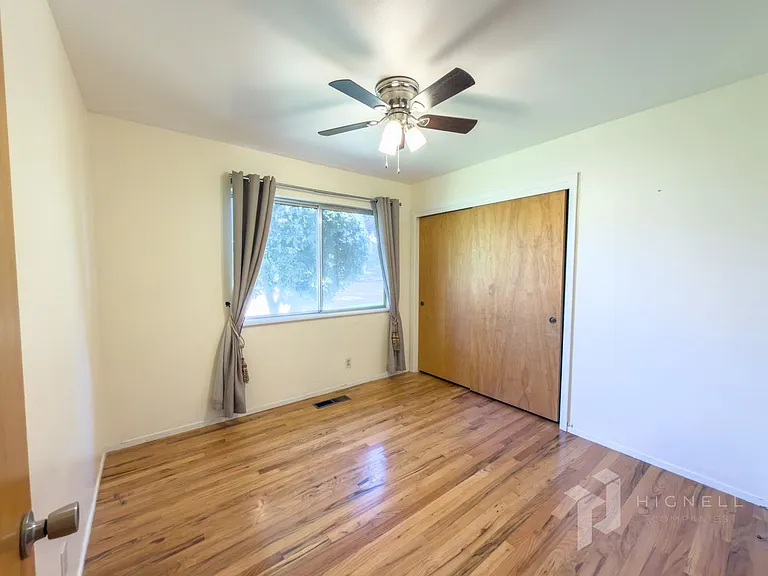 1094 Manzanita Ave — Photo 15