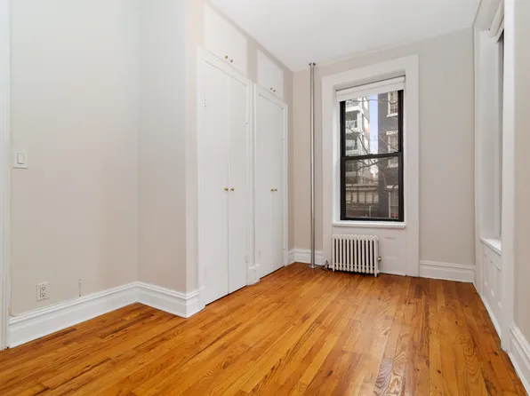 169 Sullivan Street image 4 of 10