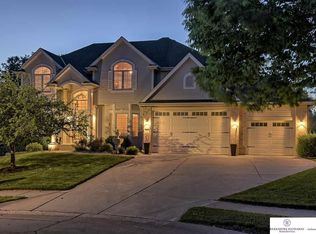 18324 Adams Cir, Omaha, NE 68135