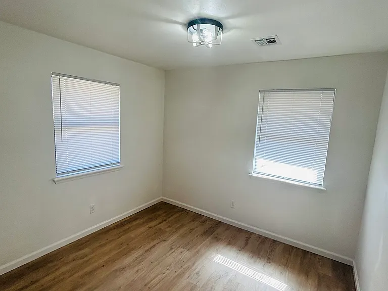 201 S Ruth Ave — Photo 11