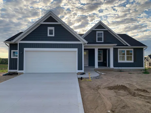 4814 Bethpage Dr NW, Comstock Park, MI 49321