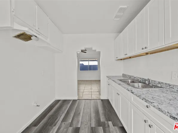 636 E 88th Pl, Los Angeles, CA 90002