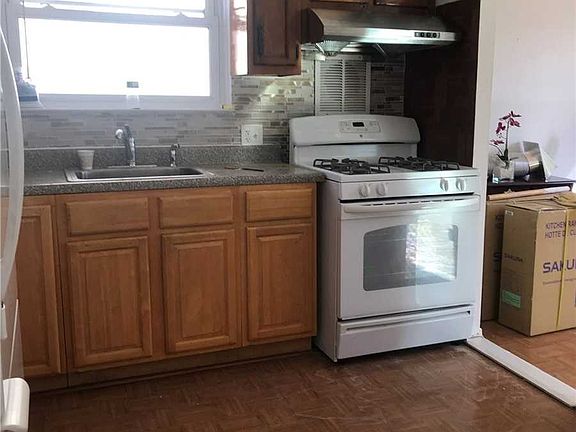 4th image of 13709 Mulberry Ave Floor 2