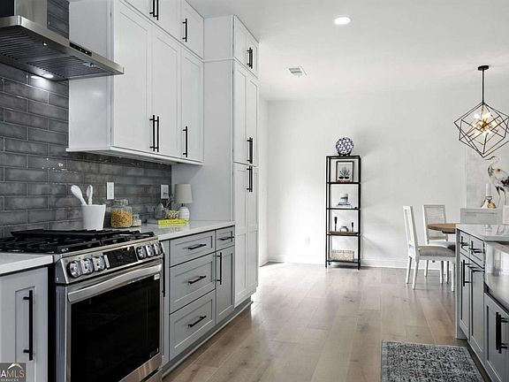 5th image of 2048 Sugar Pike Rd