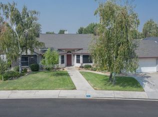 74 Willowood St, Oakdale, CA 95361
