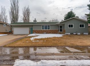 941 19th St W, Dickinson, ND 58601