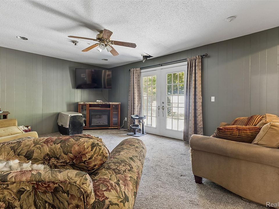10th image of 2329 Melody Ln