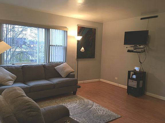 3rd image of 11050 S Artesian Ave APT 3A