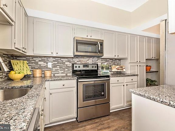 3rd image of 6050 California Cir APT 106