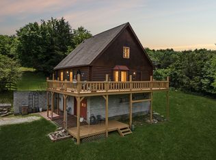 32 Morris Ln, Pleasant Shade, TN 37145