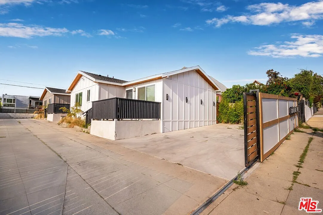1 bed, 1.0 bath, $1,995 — Photo 1
