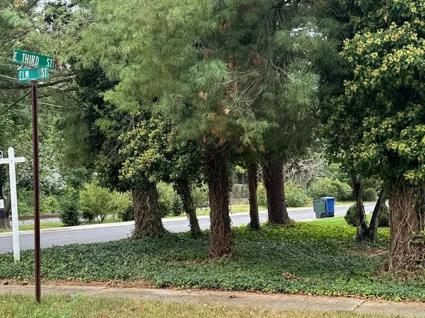 308 Elm Ave, Moorestown, NJ 08057