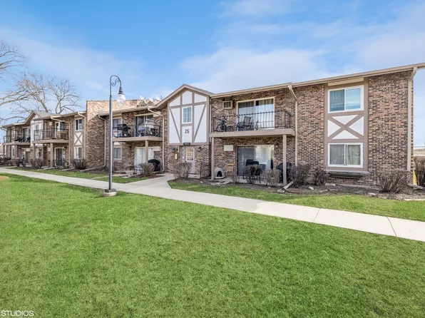 9S070 S Frontage Rd APT 25-101A-101A, Willowbrook, IL 60527