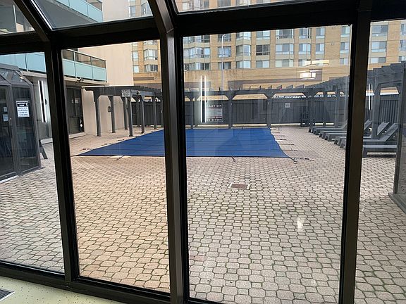 4th image of 111 Riverside Dr E #805