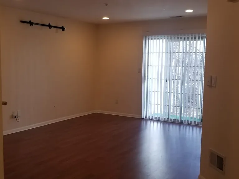 1126 Waterford Dr — Photo 14