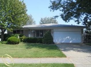 35470 Dearing Dr, Sterling Heights, MI 48312