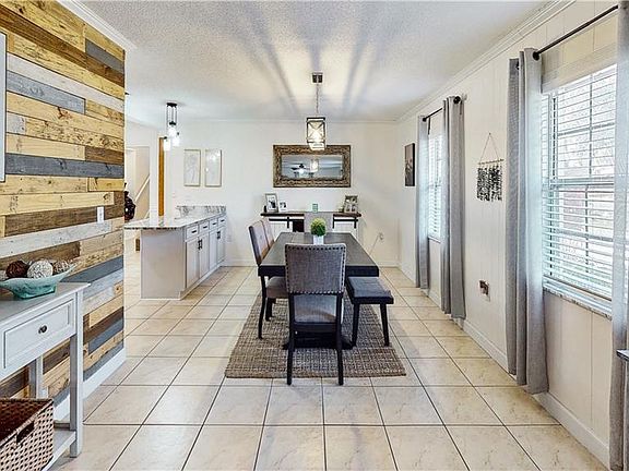 4th image of 3142 Forestbrook Dr N