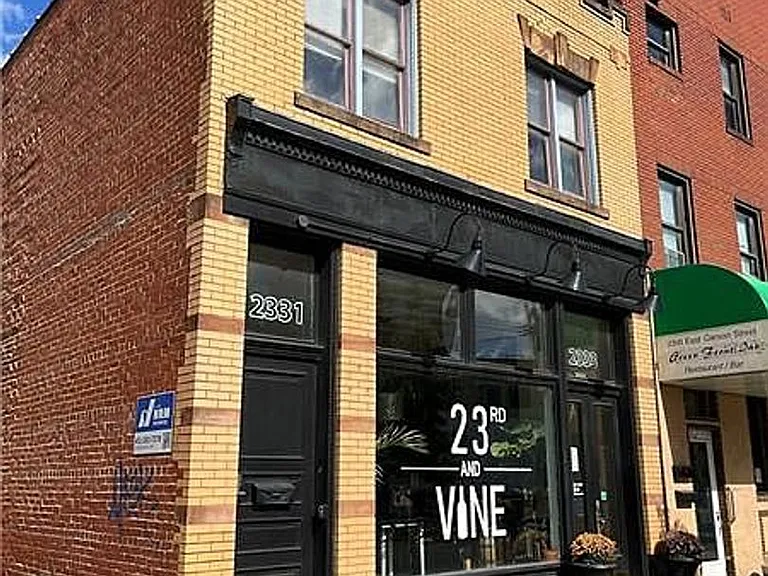 2331 E Carson St — Photo 1