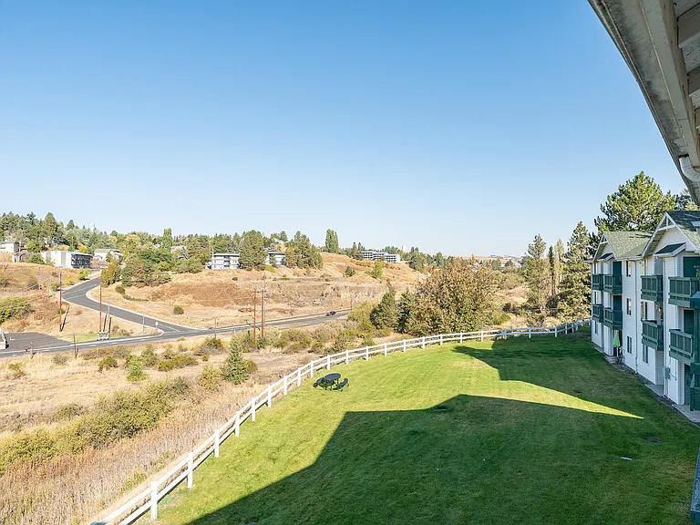 Views & Plenty Of Greenspace