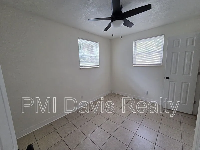 2 bed, 1.0 bath, $1,000 — Photo 3