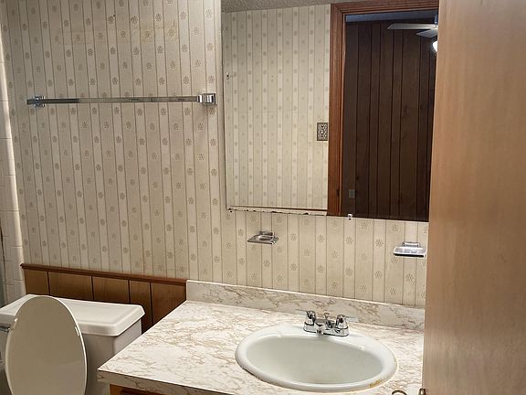 5th image of 4200 S Cherry St APT 5