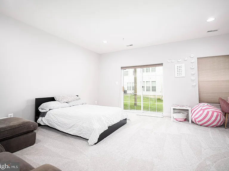 735 Perthshire Pl #61 — Photo 9