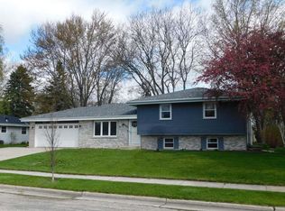 226 W Bridge St, Grafton, WI 53024