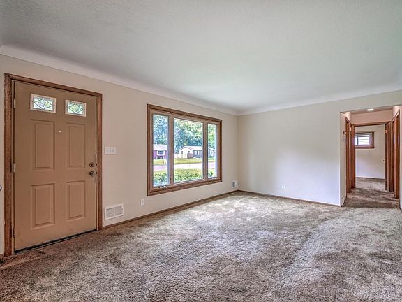 3rd image of 2934 Woodbridge St