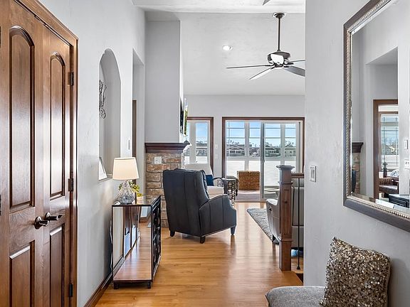 4th image of 1355 Prairie Lake Cir Unit 3