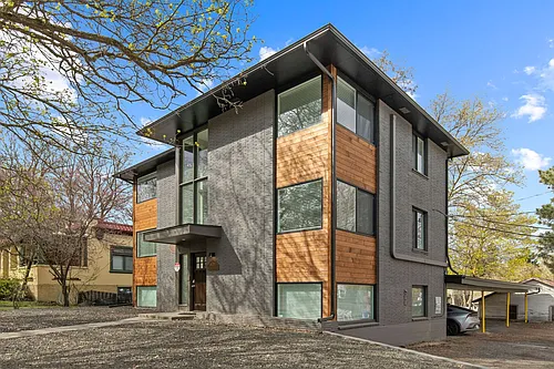 McKinnley Apartments - Luxury Studios! Photo 1